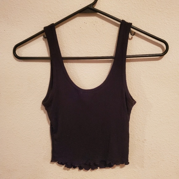 Black Cropped Tank Top - Picture 2 of 3